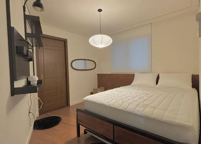 Apartment 6 Beds 2 Toilet 6 Minutes On Foot Dongdaemun Dongmyo Seongsu