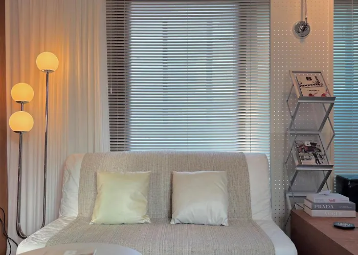 6 Beds 2 Toilet 6 Minutes On Foot Dongdaemun Dongmyo Seongsu Seoul
