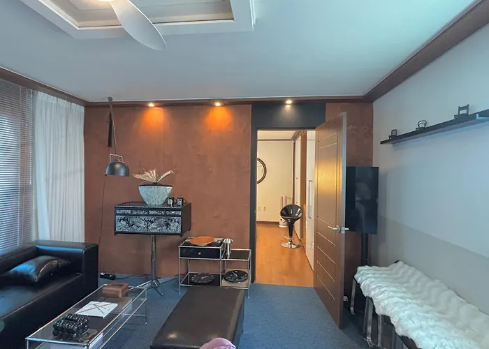 Apartment 6 Beds 2 Toilet 6 Minutes On Foot Dongdaemun Dongmyo Seongsu Seoul