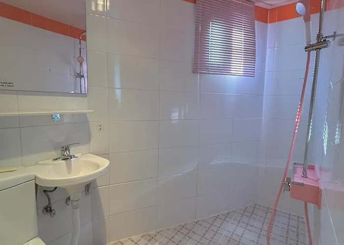 6 Beds 2 Toilet 6 Minutes On Foot Dongdaemun Dongmyo Seongsu *