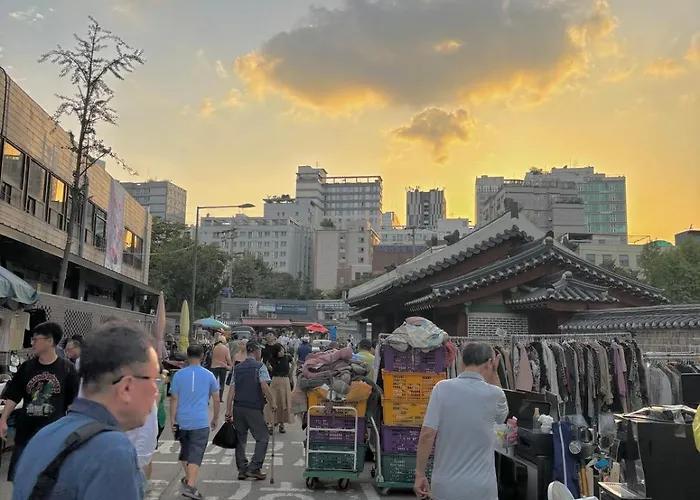 6 Beds 2 Toilet 6 Minutes On Foot Dongdaemun Dongmyo Seongsu * Seoul