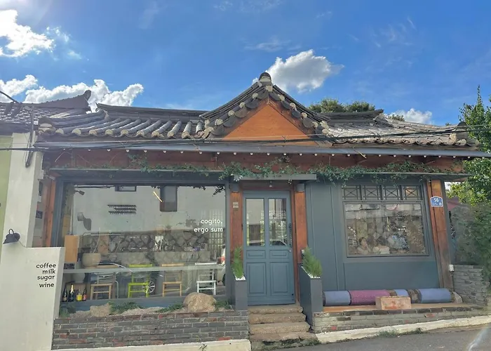 6 Beds 2 Toilet 6 Minutes On Foot Dongdaemun Dongmyo Seongsu Seoul