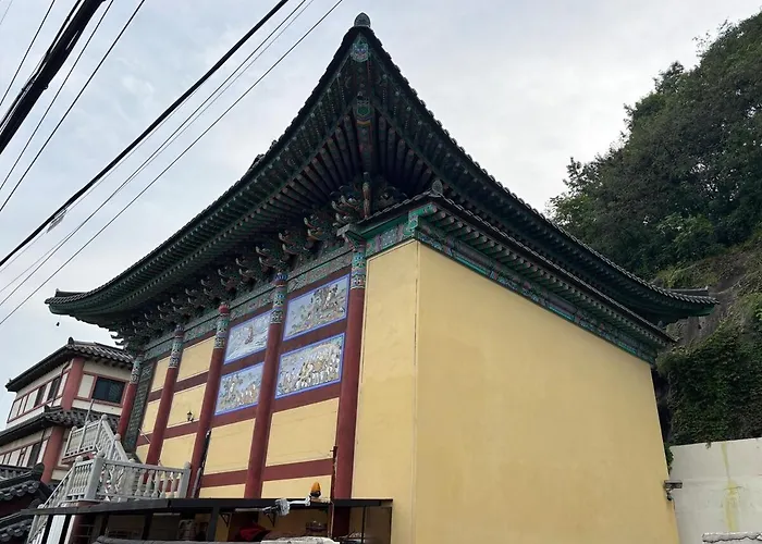 6 Beds 2 Toilet 6 Minutes On Foot Dongdaemun Dongmyo Seongsu